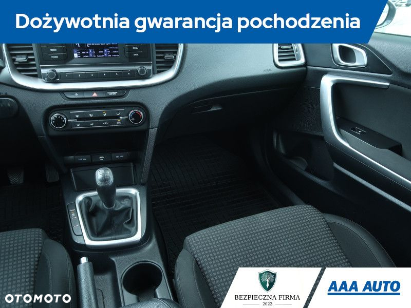 Kia Ceed - 9
