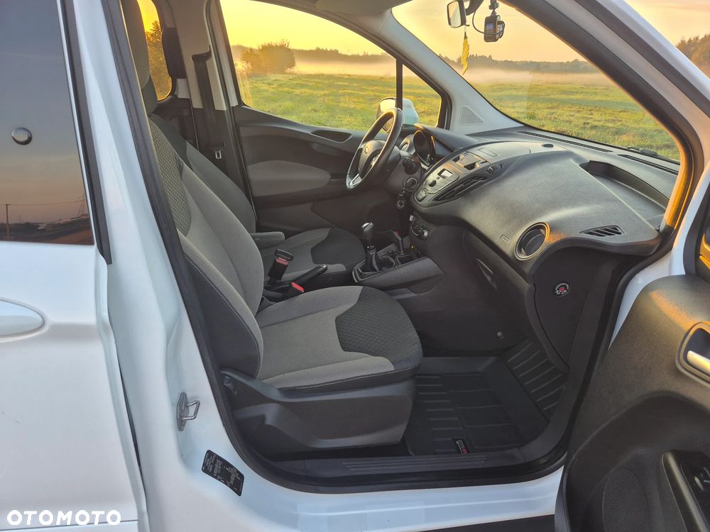 Ford Tourneo Courier 1.5 TDCi Sport - 8
