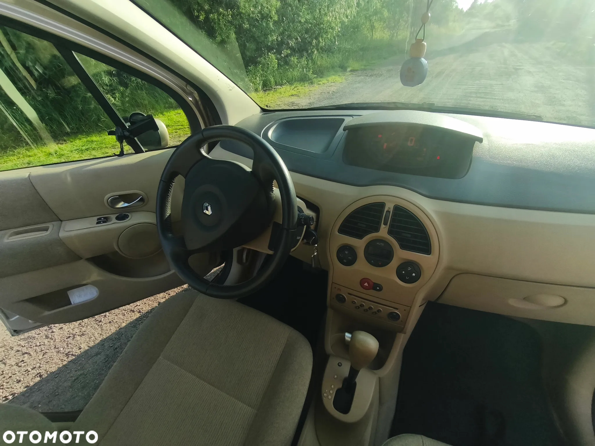 Renault Modus 1.6 16V ESP Privilege - 28