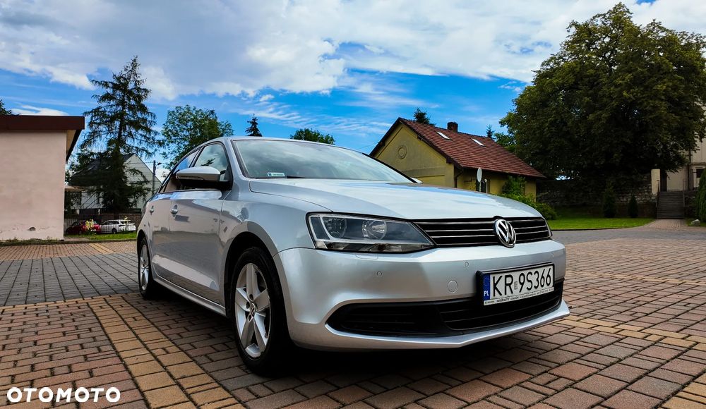 Volkswagen Jetta 1.6 TDI Highline - 11