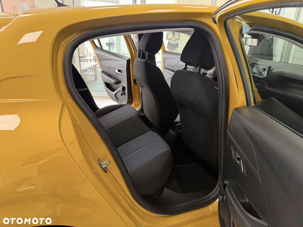 Peugeot 208 - 24