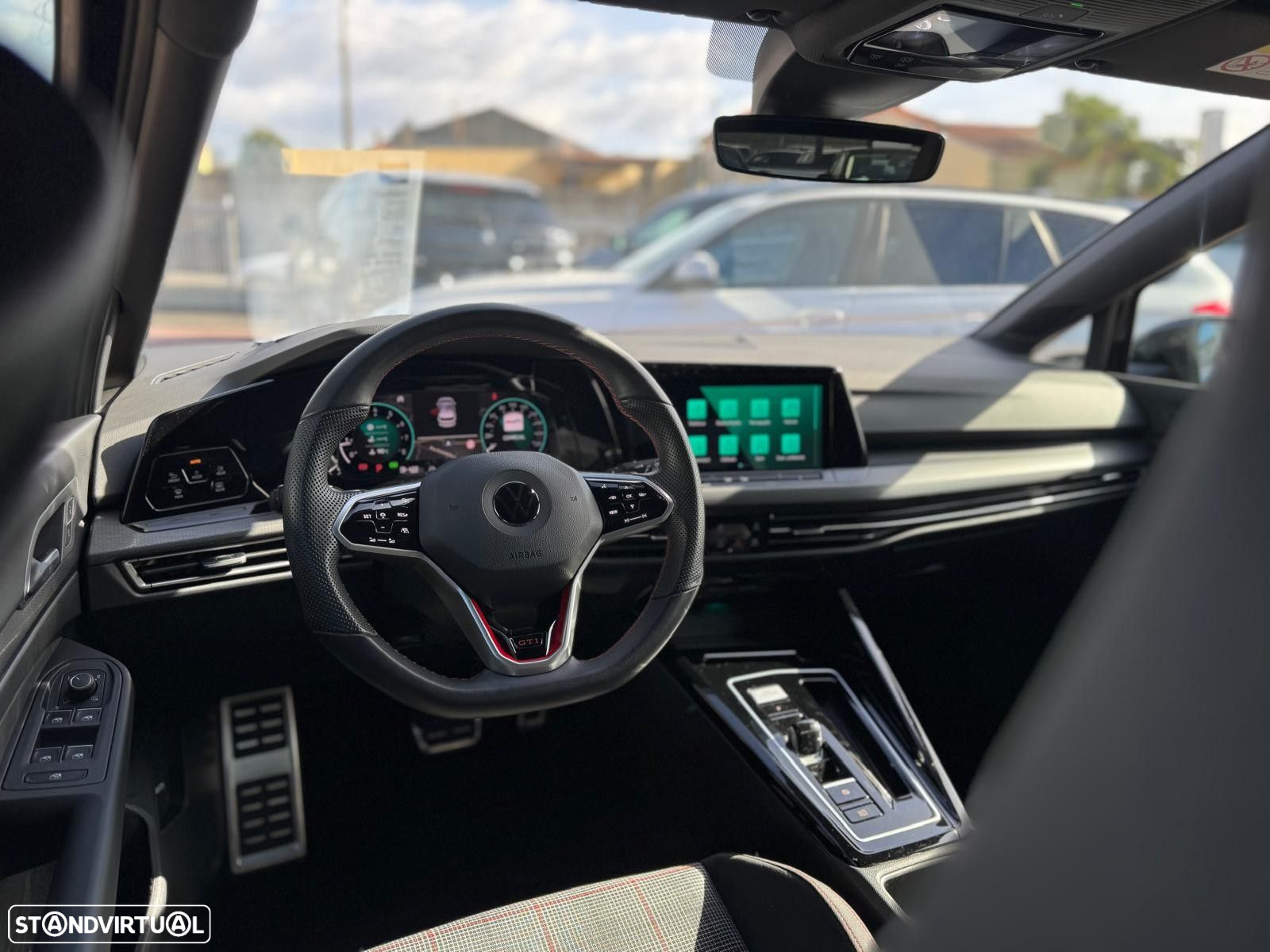 VW Golf 2.0 TSI GTI DSG - 35