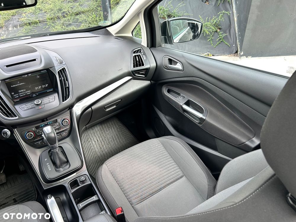 Ford Grand C-MAX - 11