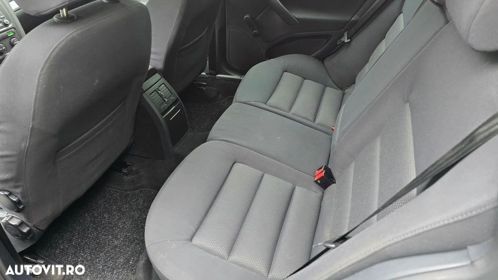 Skoda Octavia 2.0 FSI Trend - 9