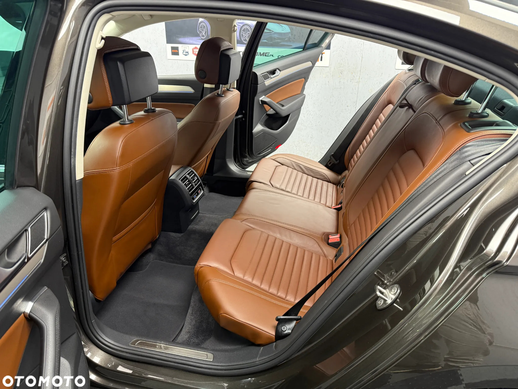 Volkswagen Passat - 10