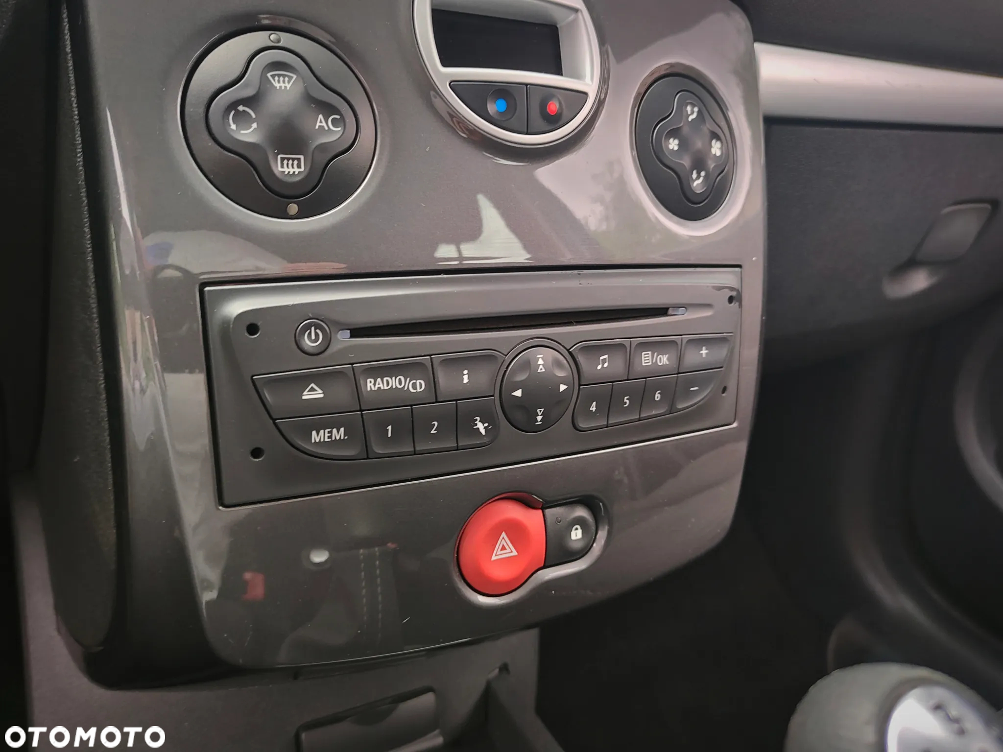 Renault Clio 1.5 dCi Authentique - 25