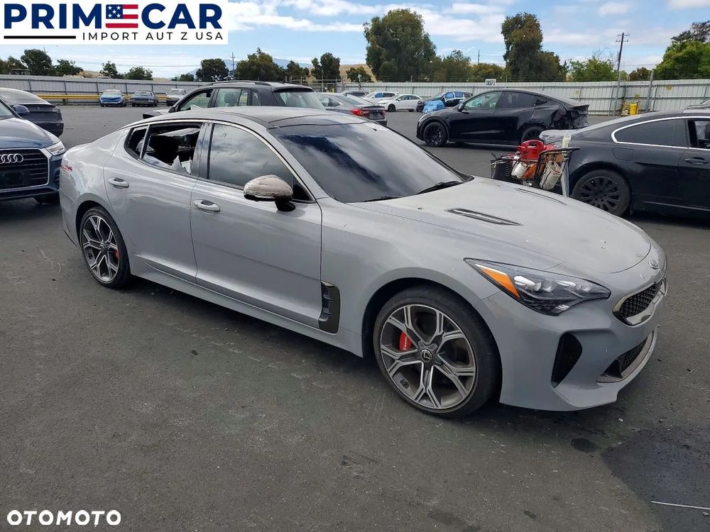 Kia Stinger - 2