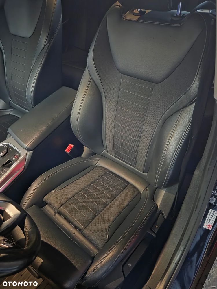 BMW Seria 3 320d Sport Line Shadow - 24