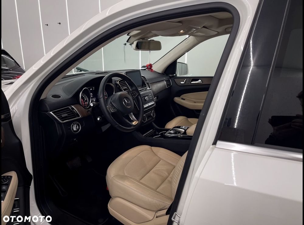 Mercedes-Benz GLS - 4