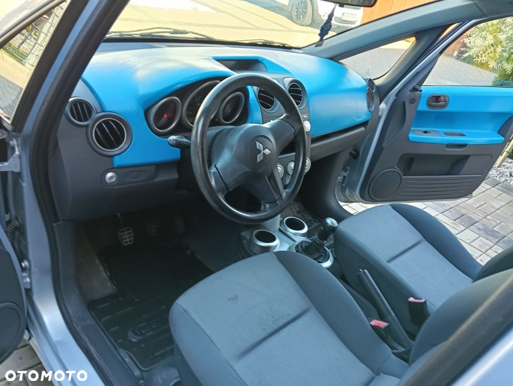 Mitsubishi Colt - 8