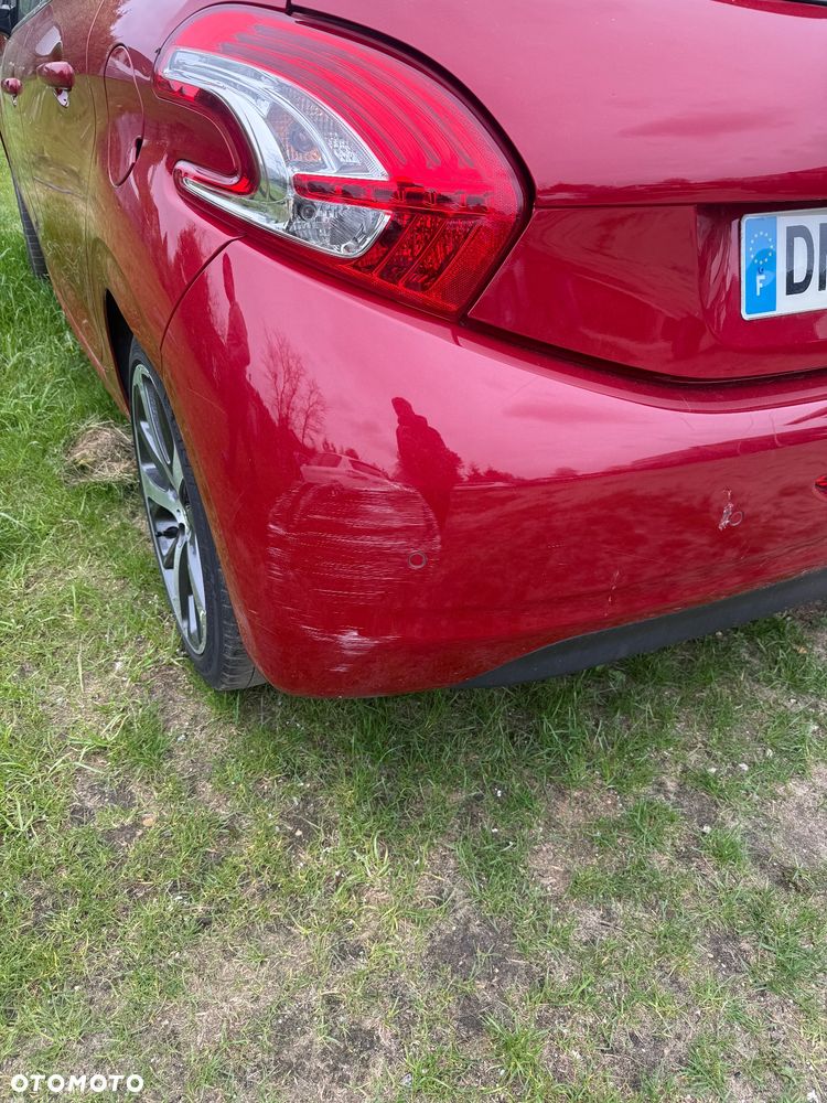 Peugeot 208 - 10