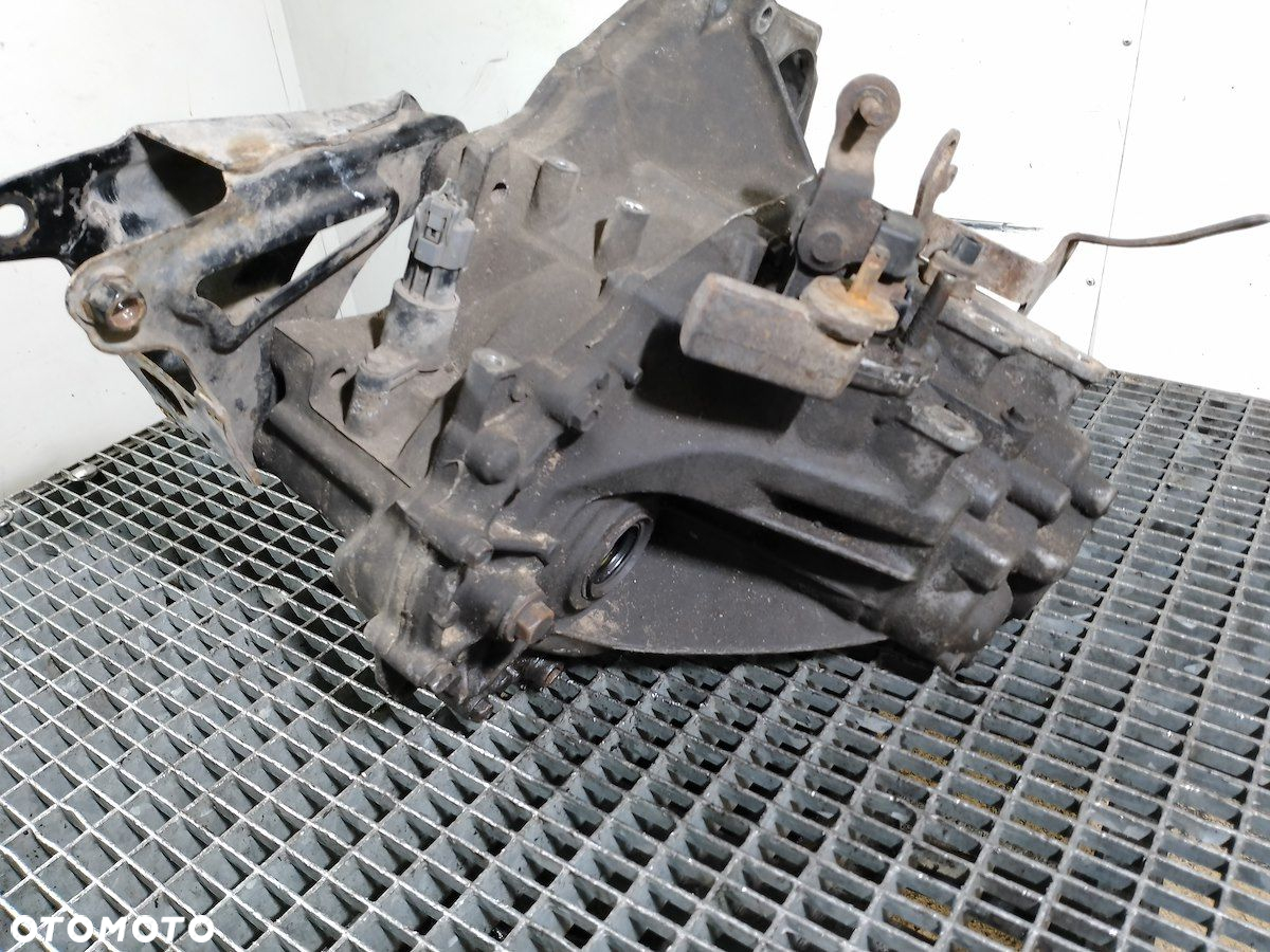 SKRZYNIA BIEGÓW MANUALNA HONDA CIVIC VII 1.6 16V - 4