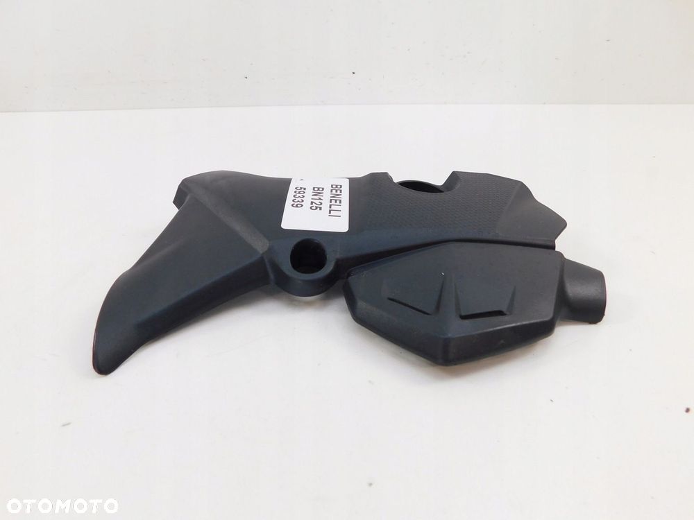 BENELLI BN 125 OSŁONA RAMY PRAWA - 2