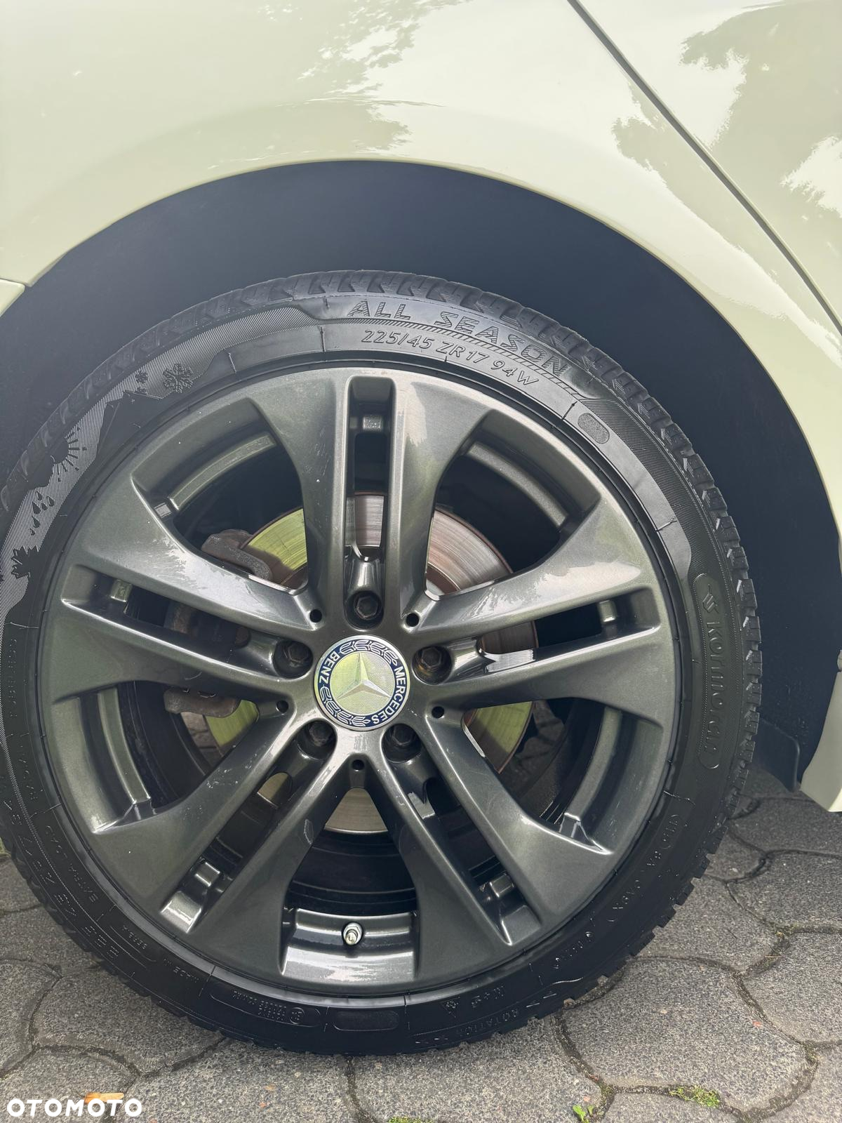 Mercedes-Benz CLA Shooting Brake 220 d 4Matic 7G-DCT - 10
