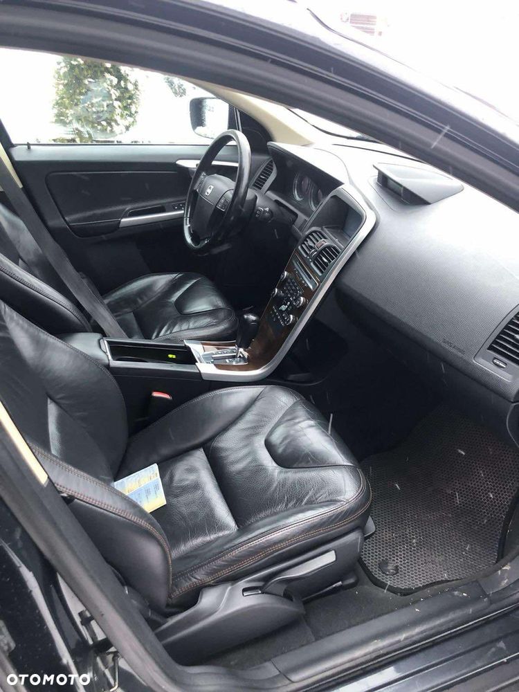 Volvo XC 60 - 4