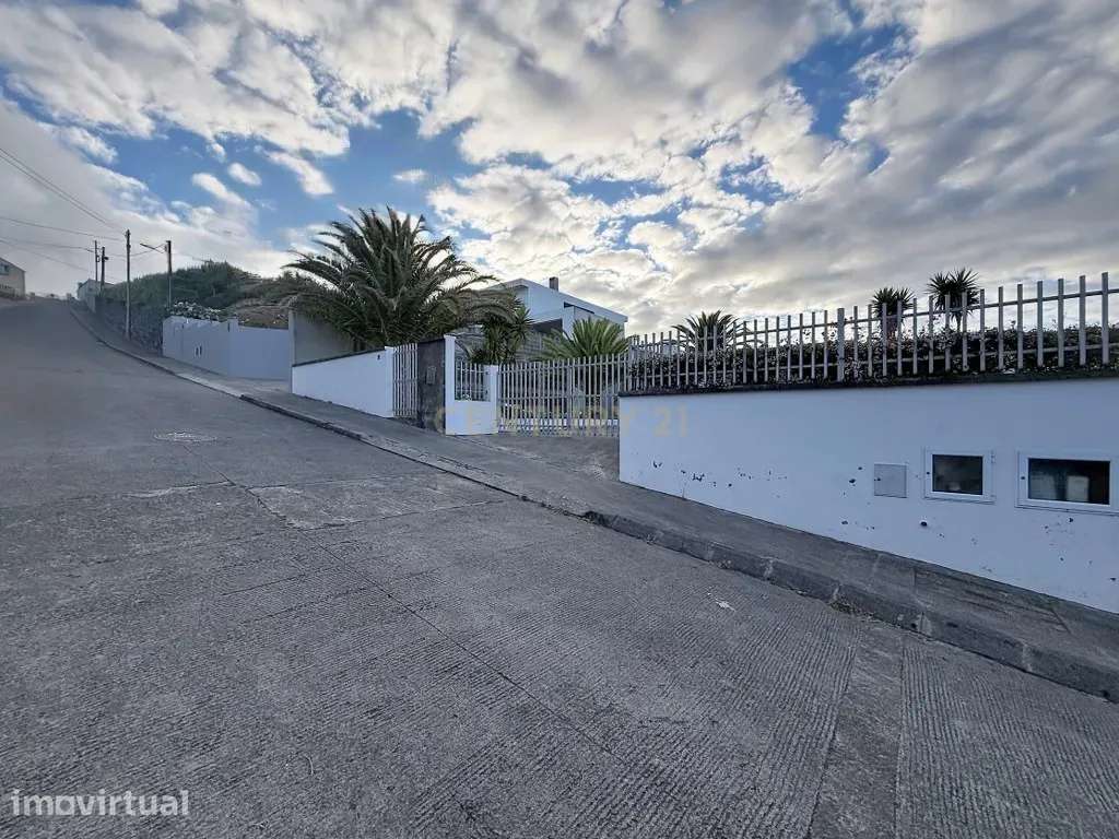 Moradia Contemporânea com Vista Mar, Jardim e Ampla Zona Exterior! - Grande imagem: 2/60