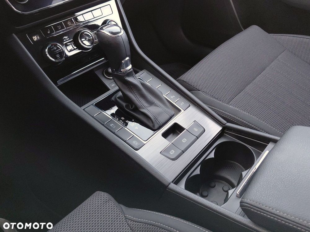 Skoda Superb 2.0 TDI SCR Style DSG - 29