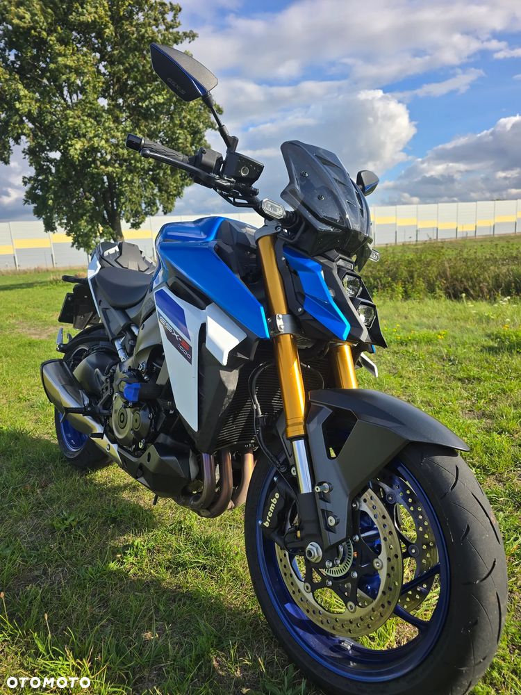 Suzuki GSX 1000 - 12