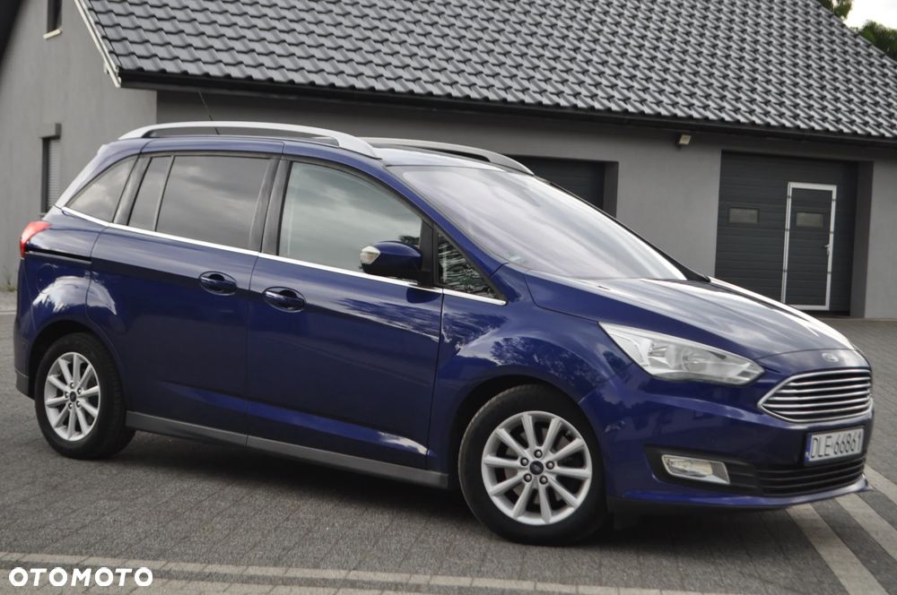Ford Grand C-MAX - 17