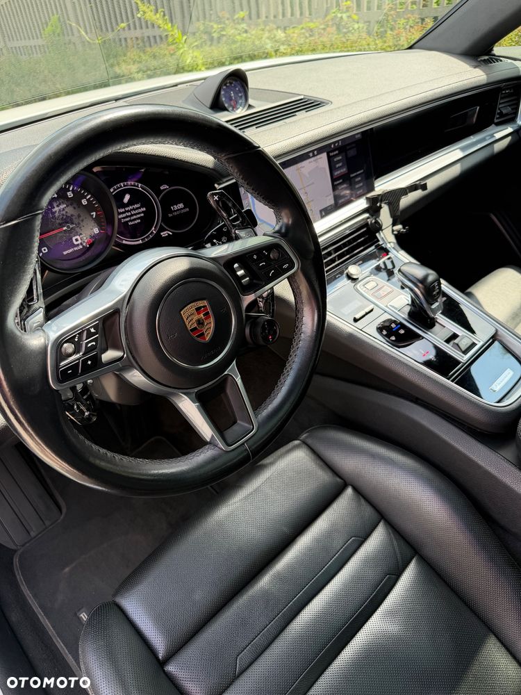 Porsche Panamera 4 Executive - 17