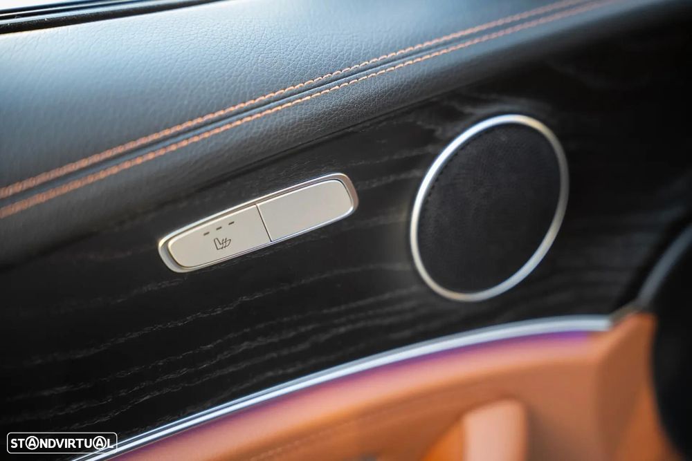 Mercedes-Benz E 300 de 4Matic 9G-TRONIC AMG Line - 23