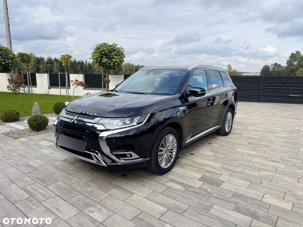 Mitsubishi Outlander 2.4 4WD Plug-In Hybrid Plus - 1