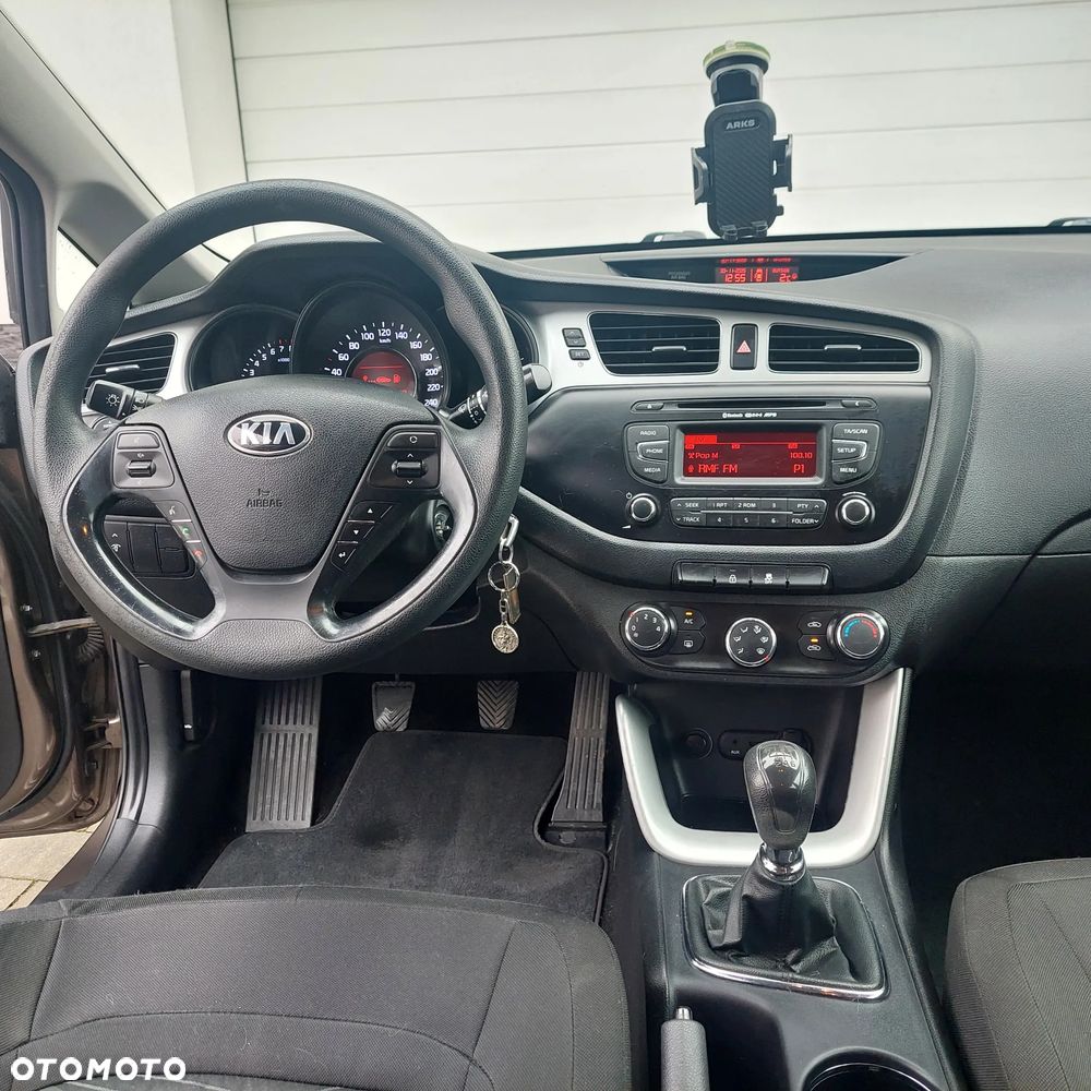 Kia Ceed - 8