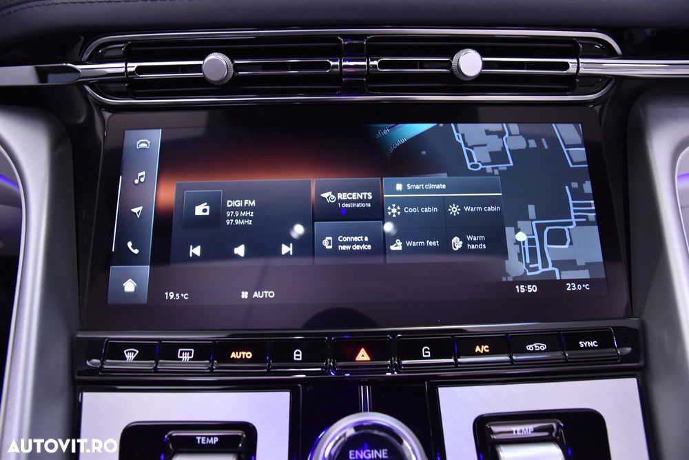 Aston Martin DB12 Volante - 27