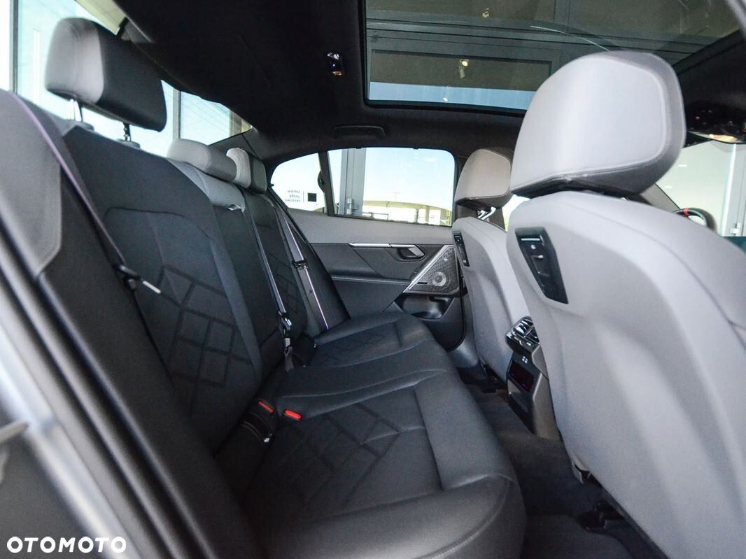 BMW i5 83.9kWh M60 xDrive - 34