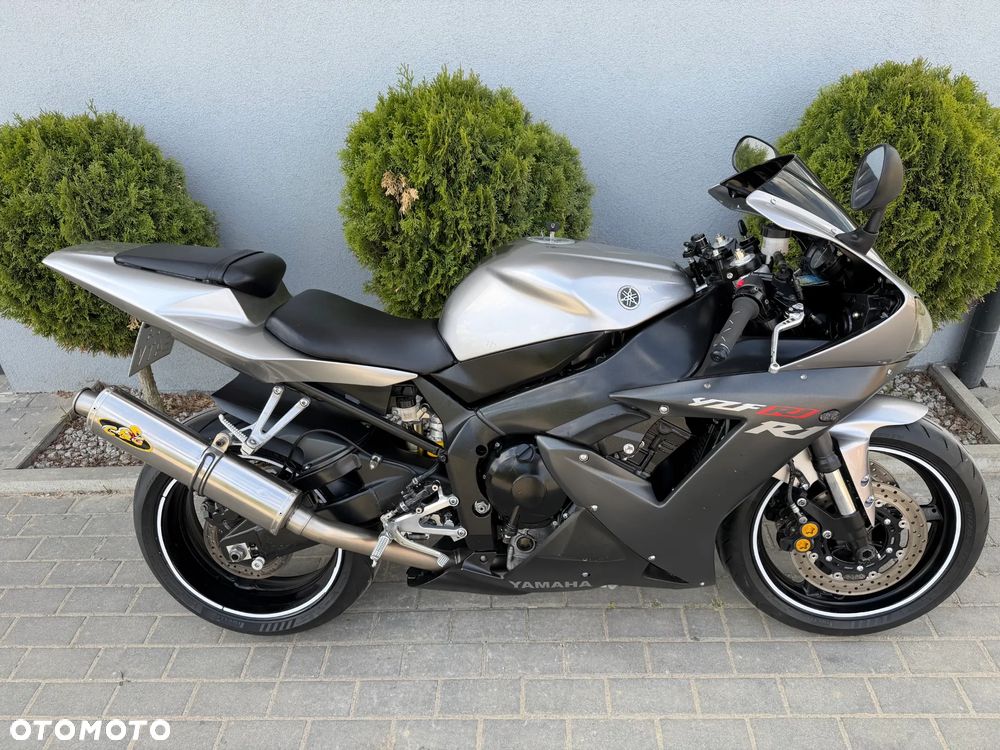 Yamaha R1 - 20