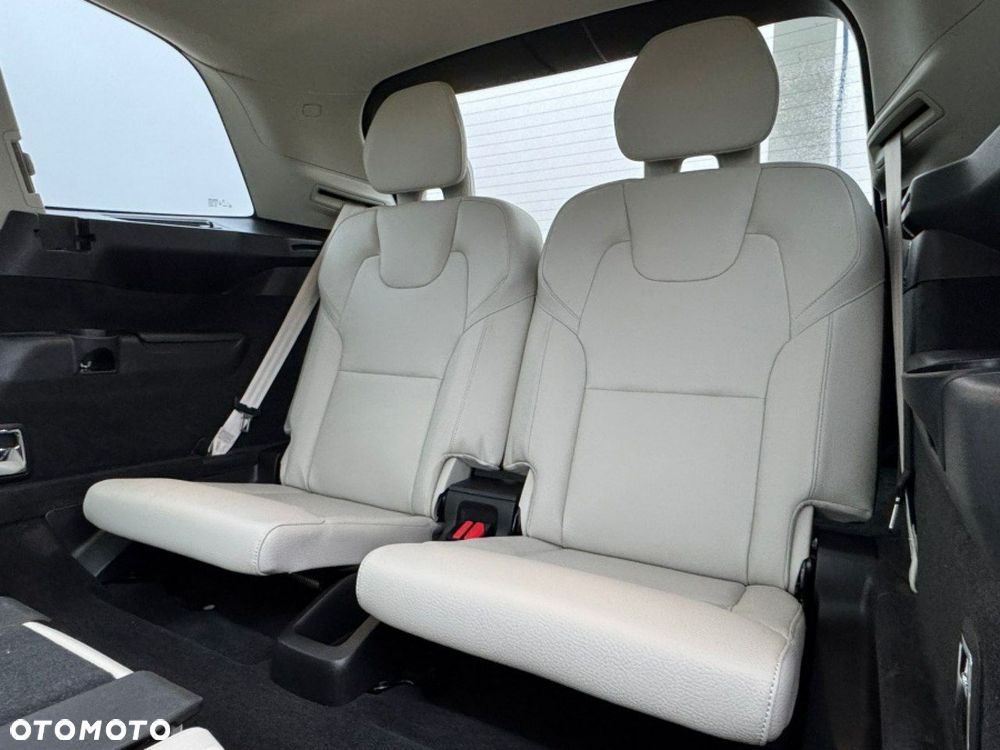 Volvo XC 90 - 21