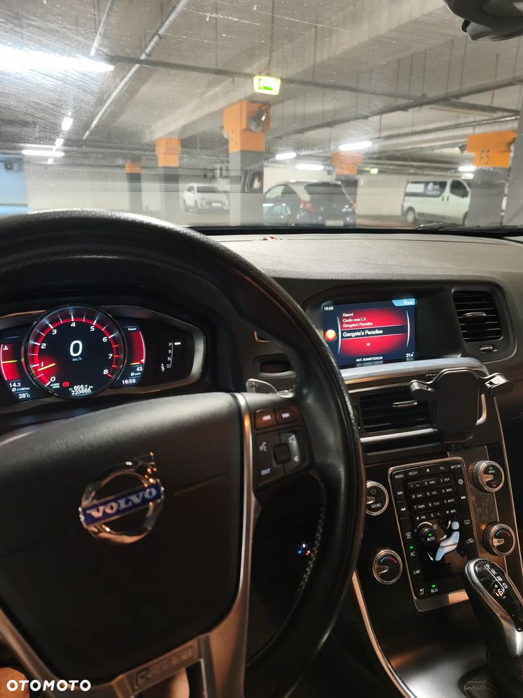 Volvo S60 T6 AWD Geartronic RDesign - 24