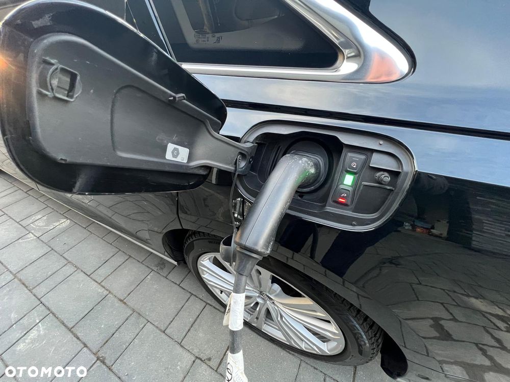 Audi A8 L 60 TFSI e Quattro Tiptronic - 33