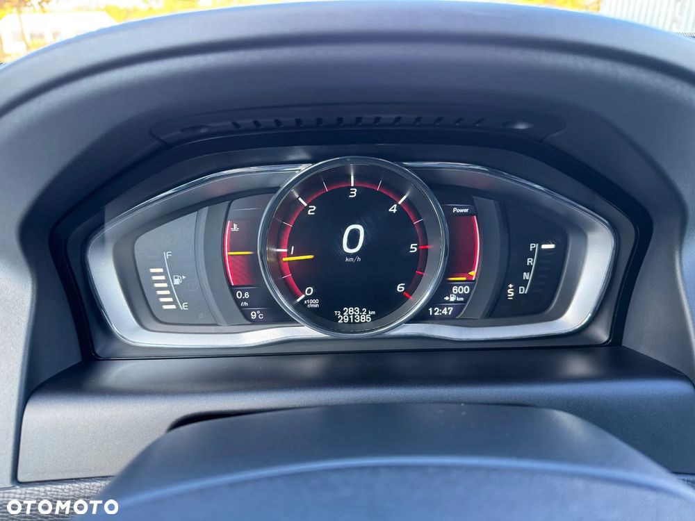 Volvo XC 60 D4 Momentum - 8