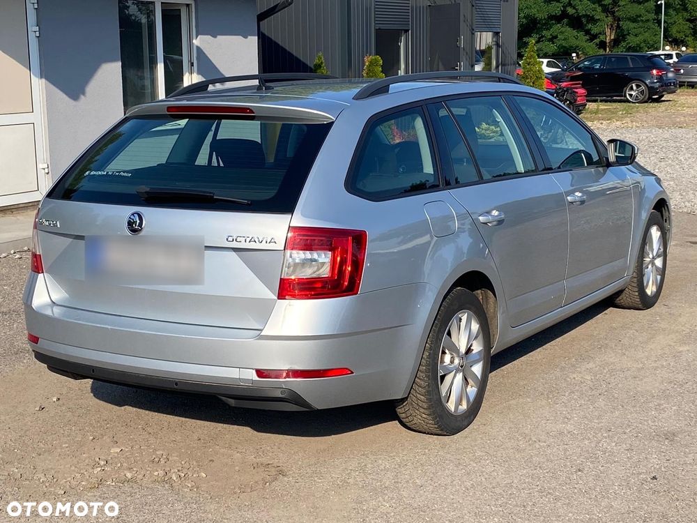 Skoda Octavia 2.0 TDI Ambition DSG - 2