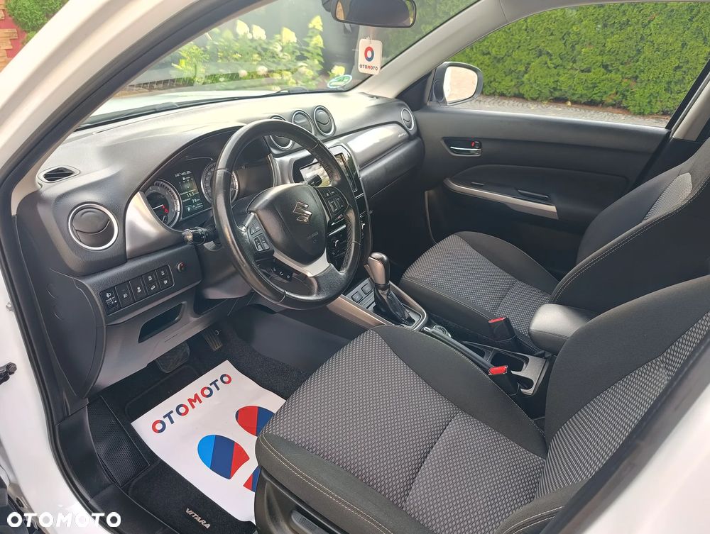 Suzuki Vitara 1.0 Boosterjet Premium 4WD - 24