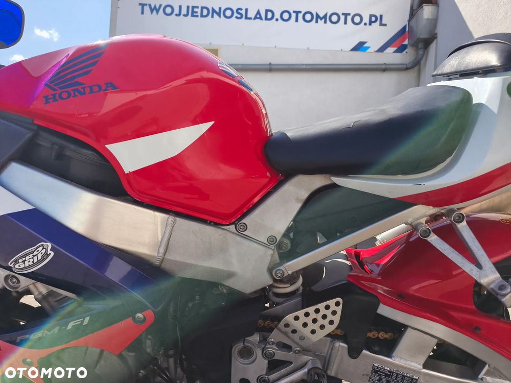 Honda CBR - 12