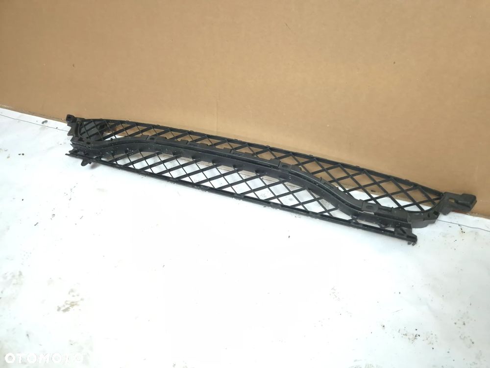 Kratka dolna zderzaka przedniego Renault Clio III RS 8200899585 - 3