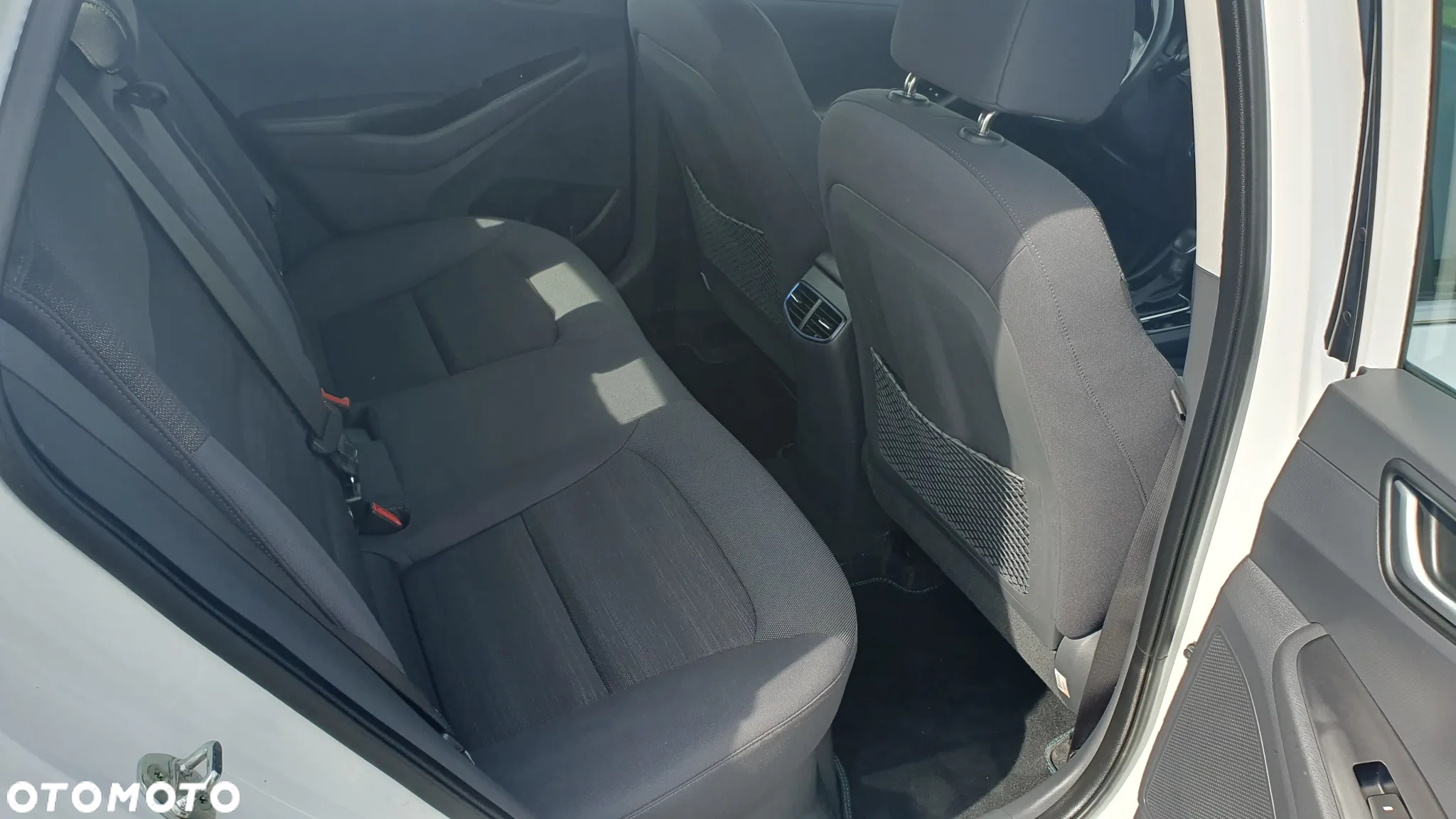 Hyundai IONIQ Hybrid 1.6 GDI Style - 16
