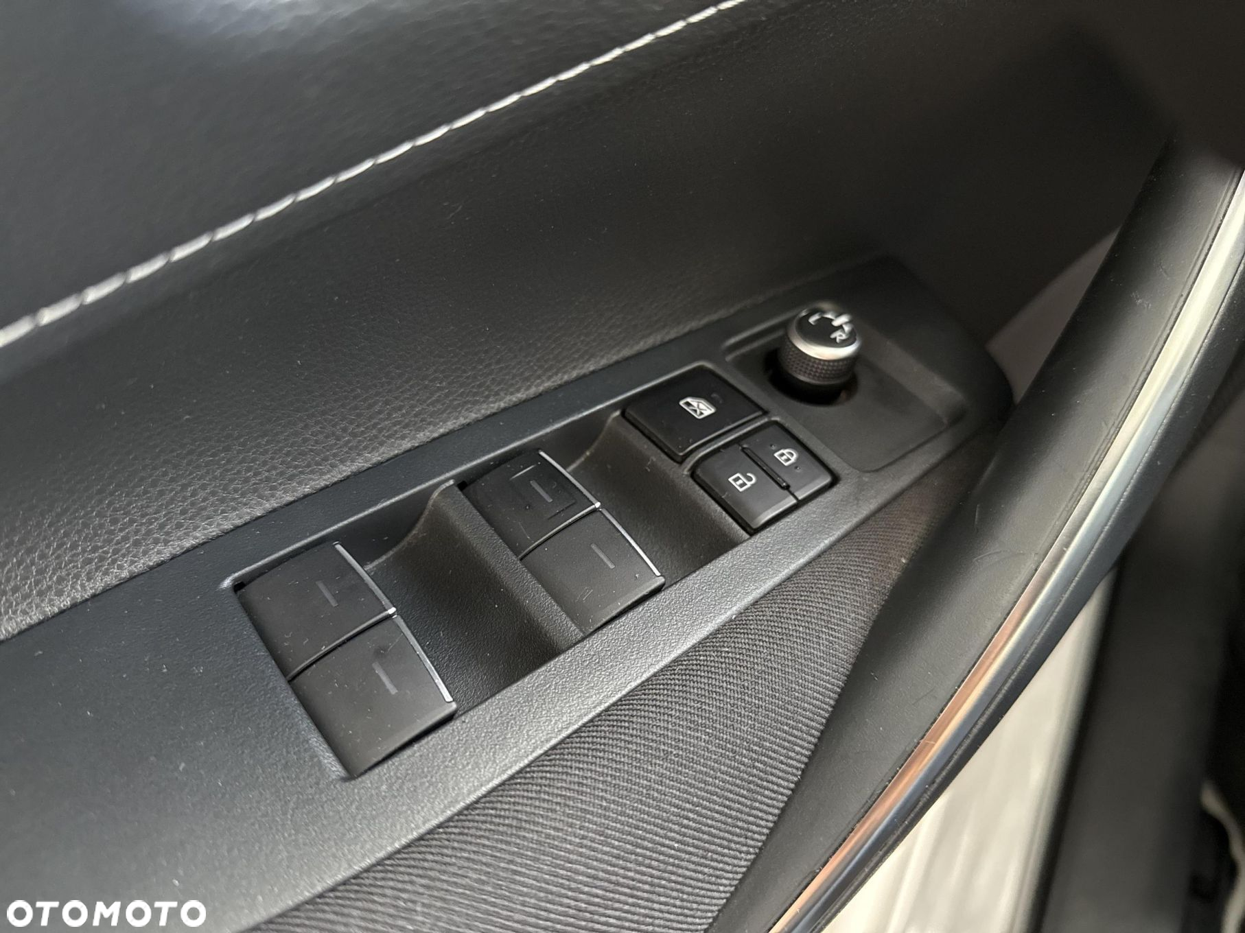 Toyota Corolla 1.8 Hybrid Comfort - 20