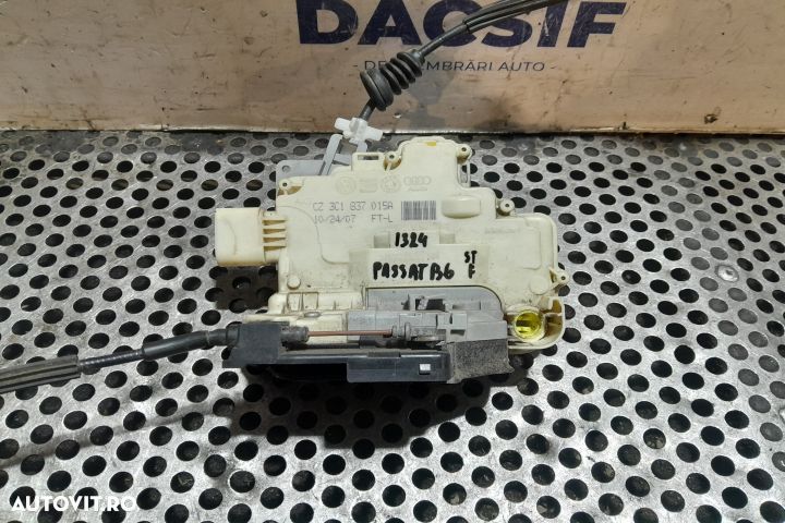 Broasca usa fata stanga 3C1837015A 3C1837015A Volkswagen VW Passat B6 - 1