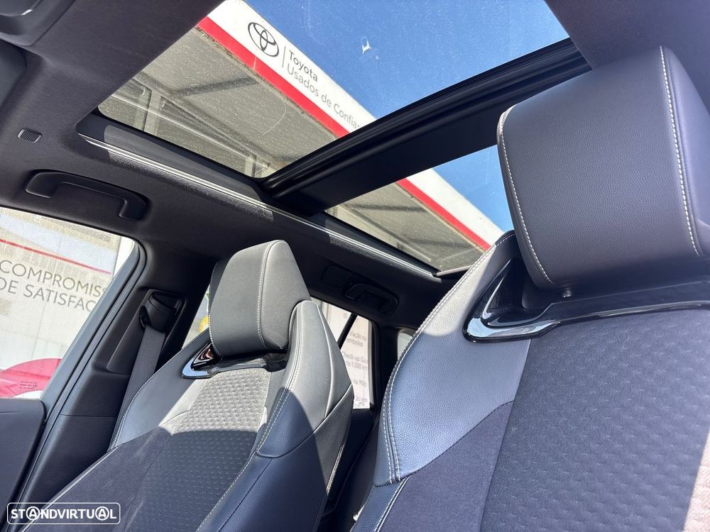 Toyota Corolla Touring Sports - 25