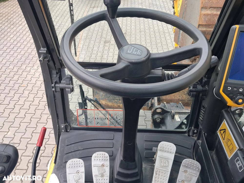 JCB js160w excavator pe roti - 23