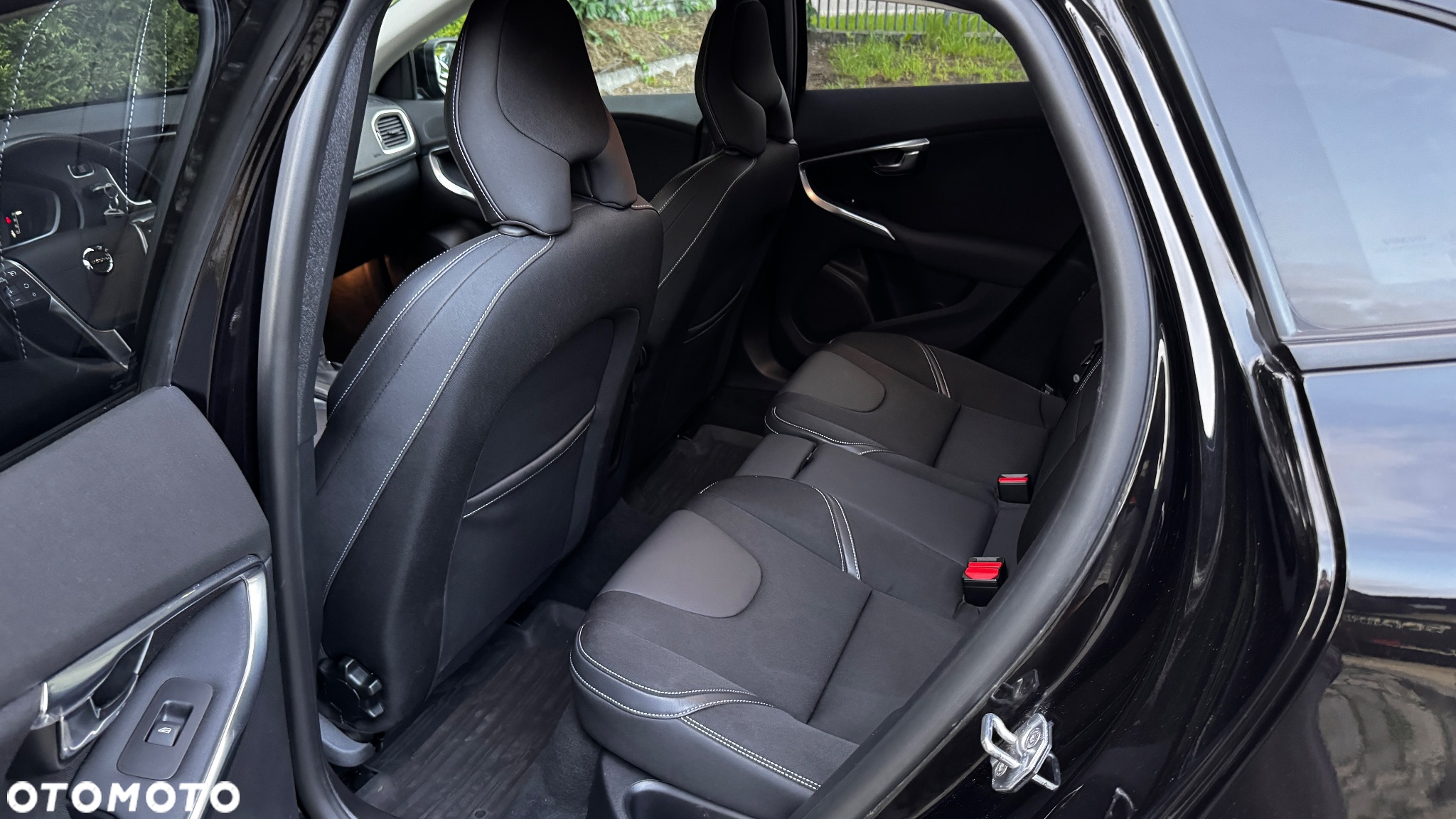 Volvo V40 D4 Geartronic Summum - 11
