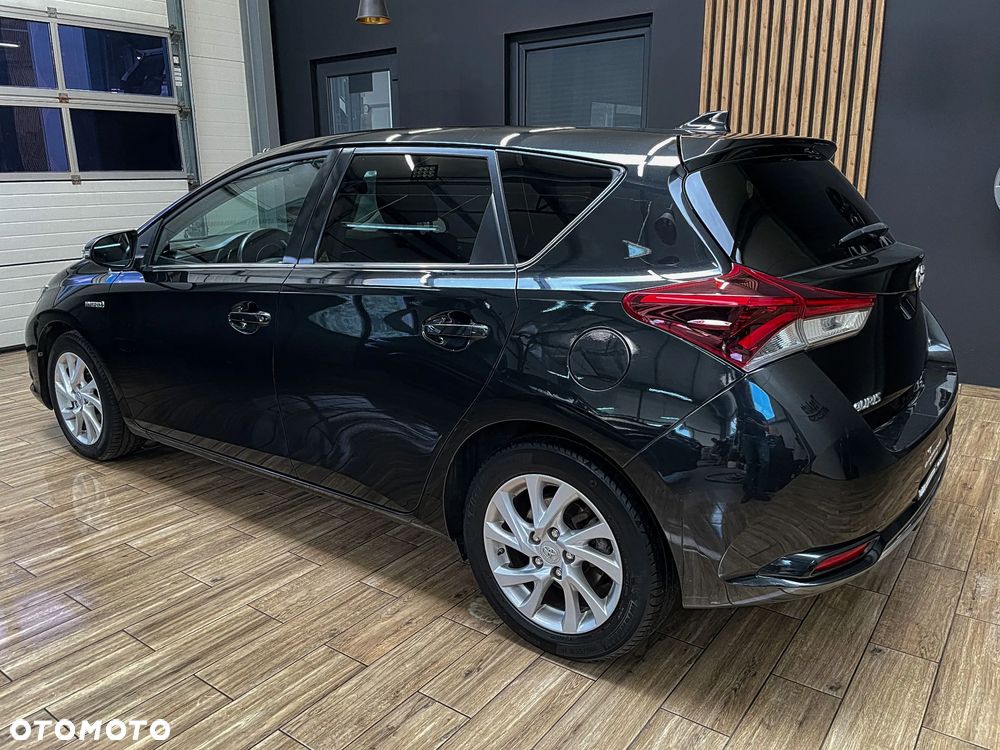 Toyota Auris Hybrid 135 Prestige - 11