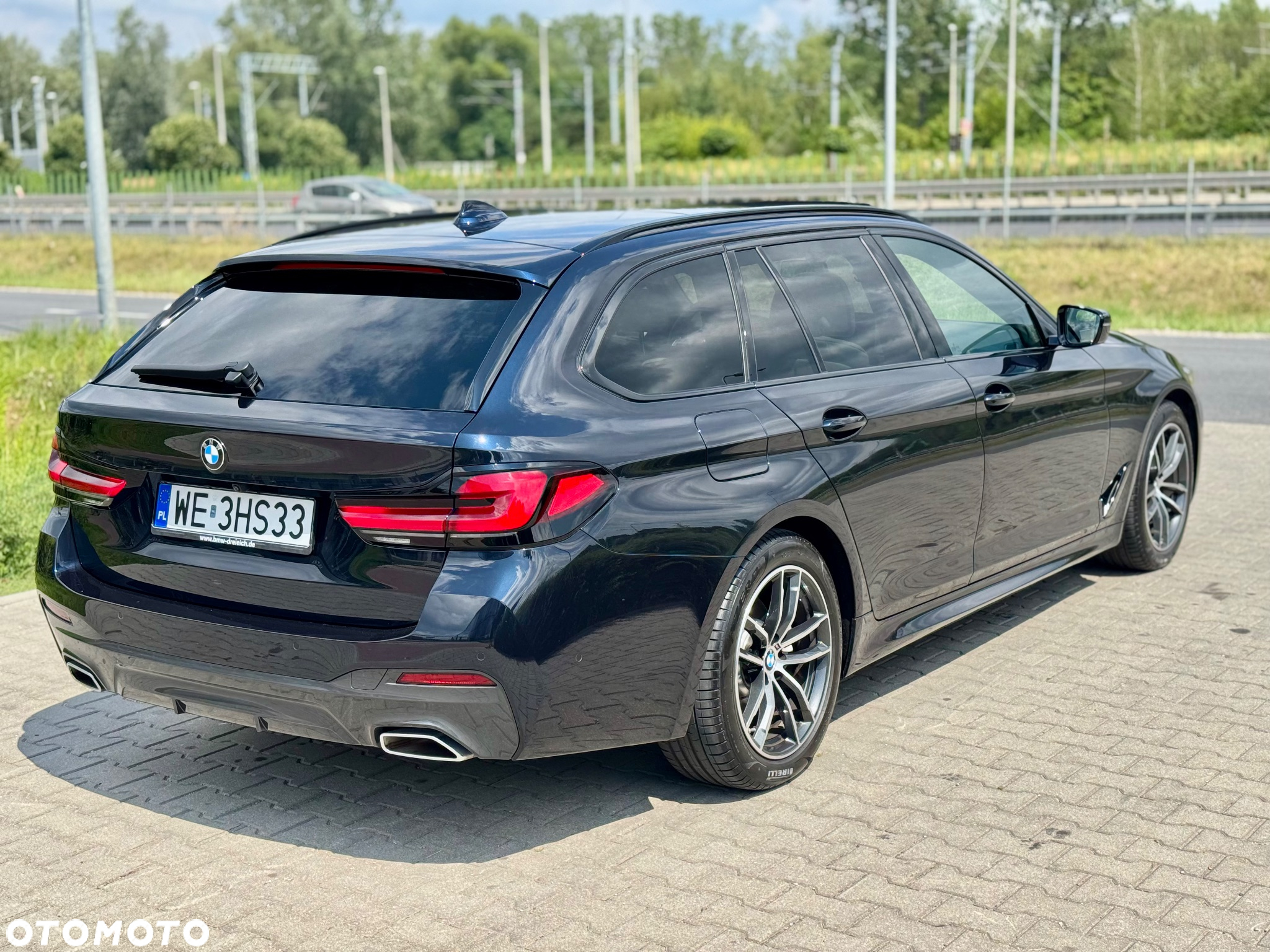 BMW Seria 5 520d xDrive Touring M Sport Edition - 4