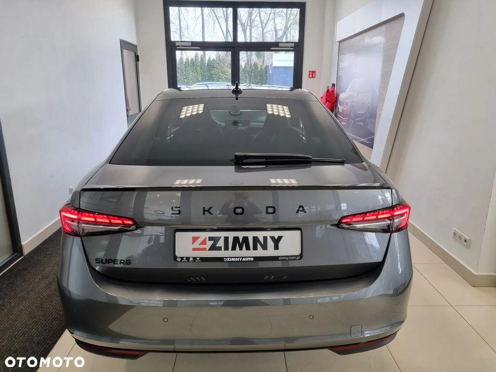 Skoda Superb 2.0 TDI SCR 4x4 Sportline DSG - 9