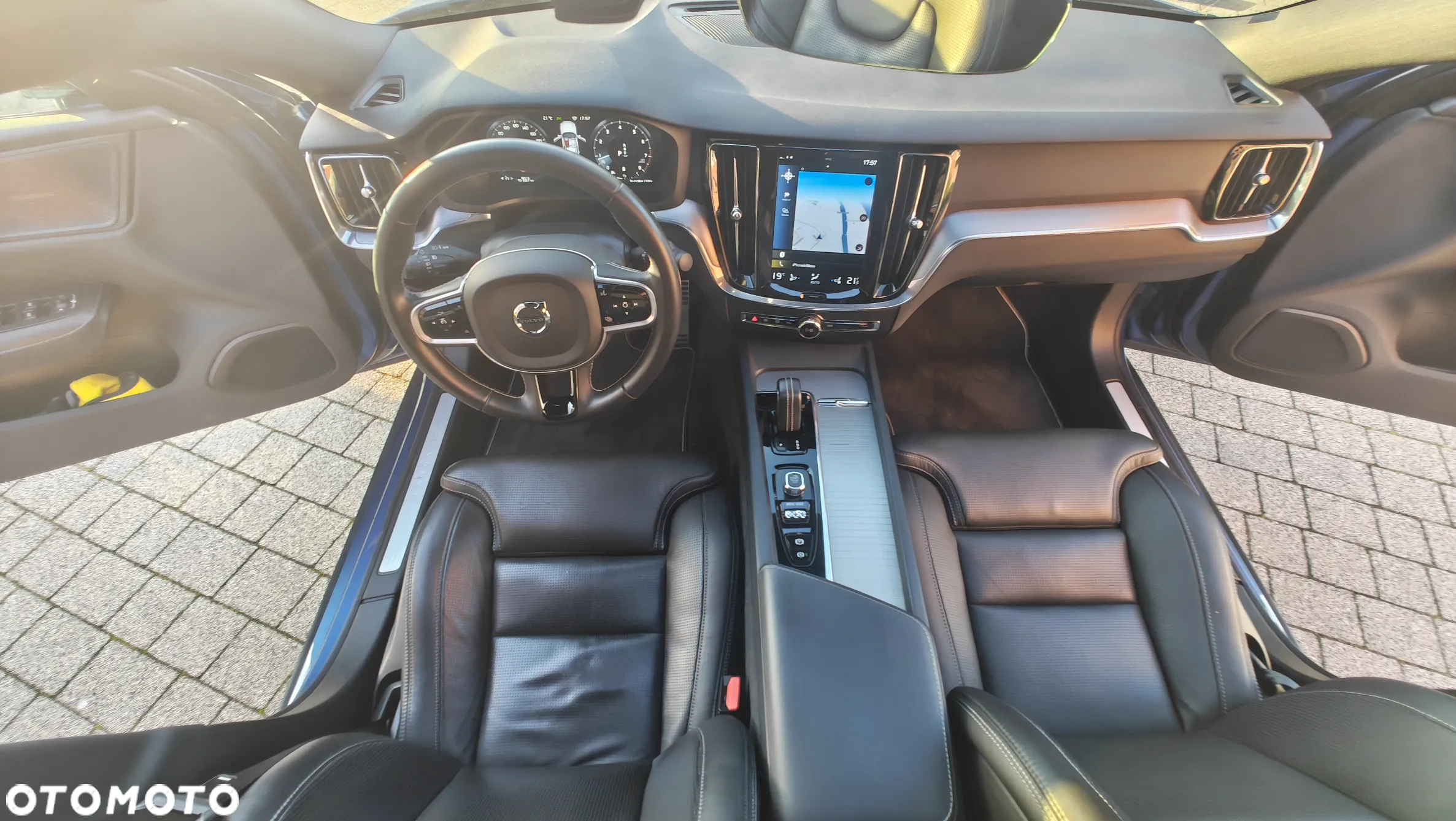 Volvo S60 B5 B AWD R-Design - 18