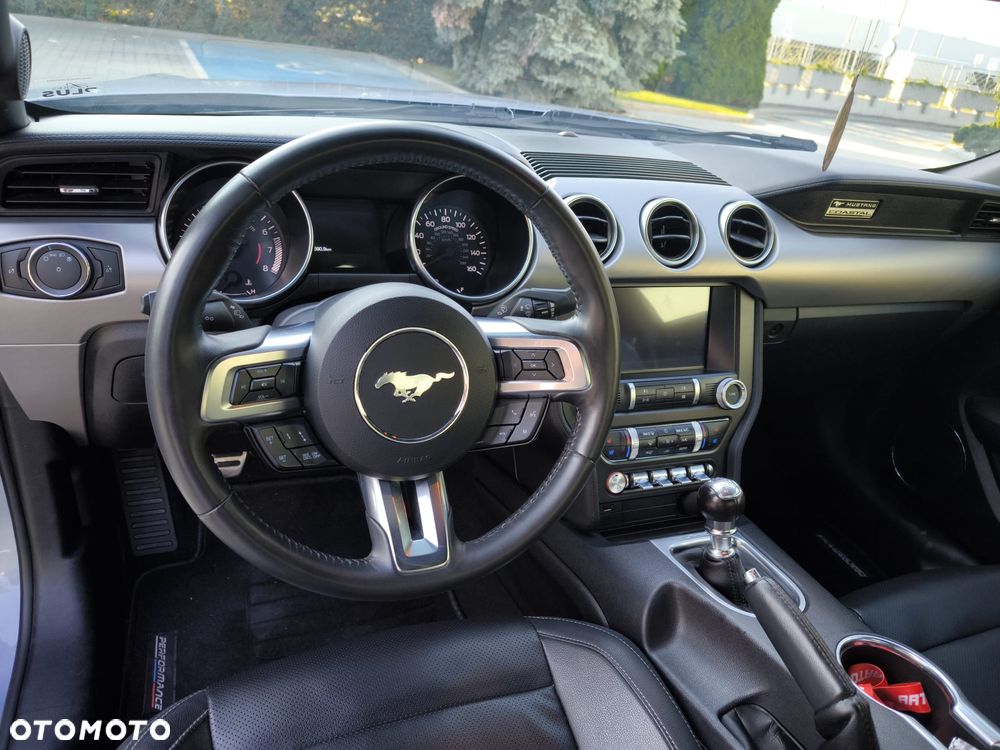 Ford Mustang 2.3 EcoBoost - 33