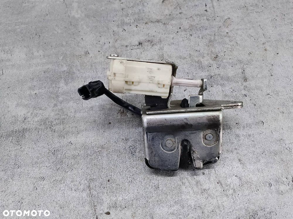 ZAMEK KLAPY ALFA ROMEO GT II - 1